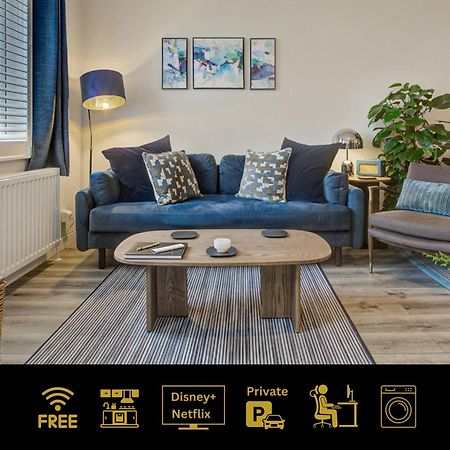 Stylish, Business Traveller Friendly Apartment, With Free Parking And Netflix Farnborough (Hampshire) Exterior foto