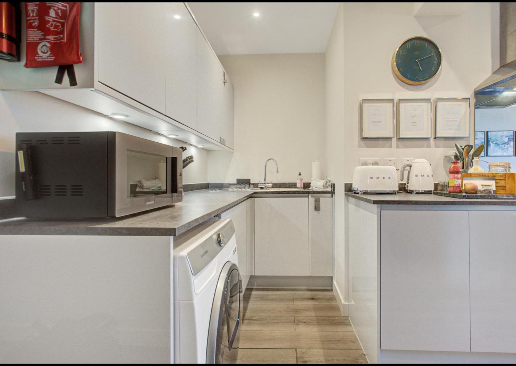 Stylish, Business Traveller Friendly Apartment, With Free Parking And Netflix Farnborough (Hampshire) Exterior foto
